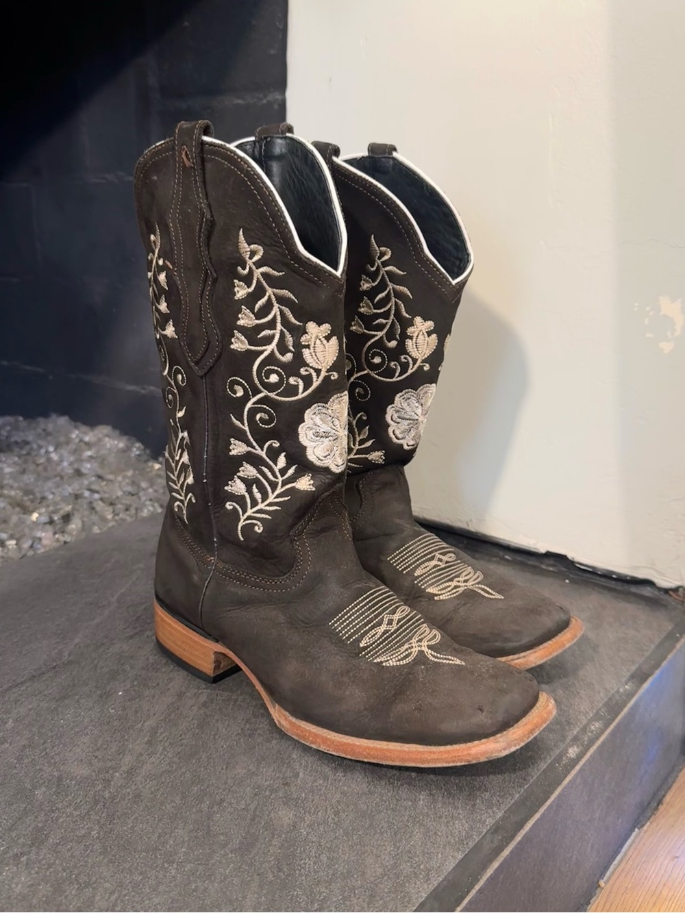 White Diamond Brown Embroidered Western Cowboy Boots